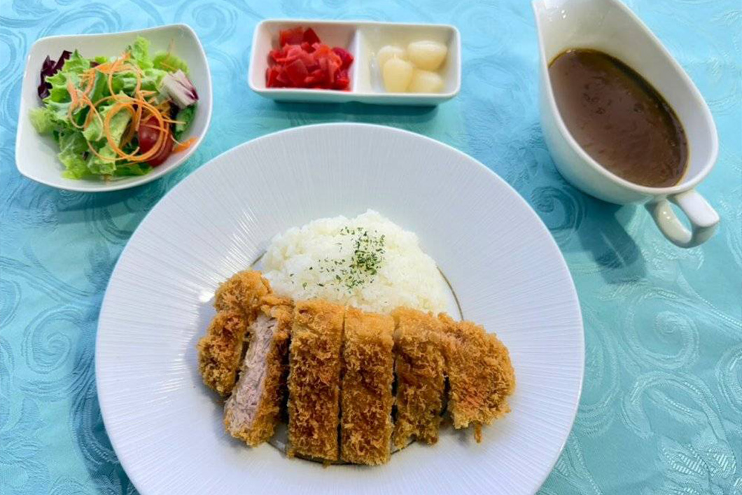 房総ポーク使用　ロースカツカレー