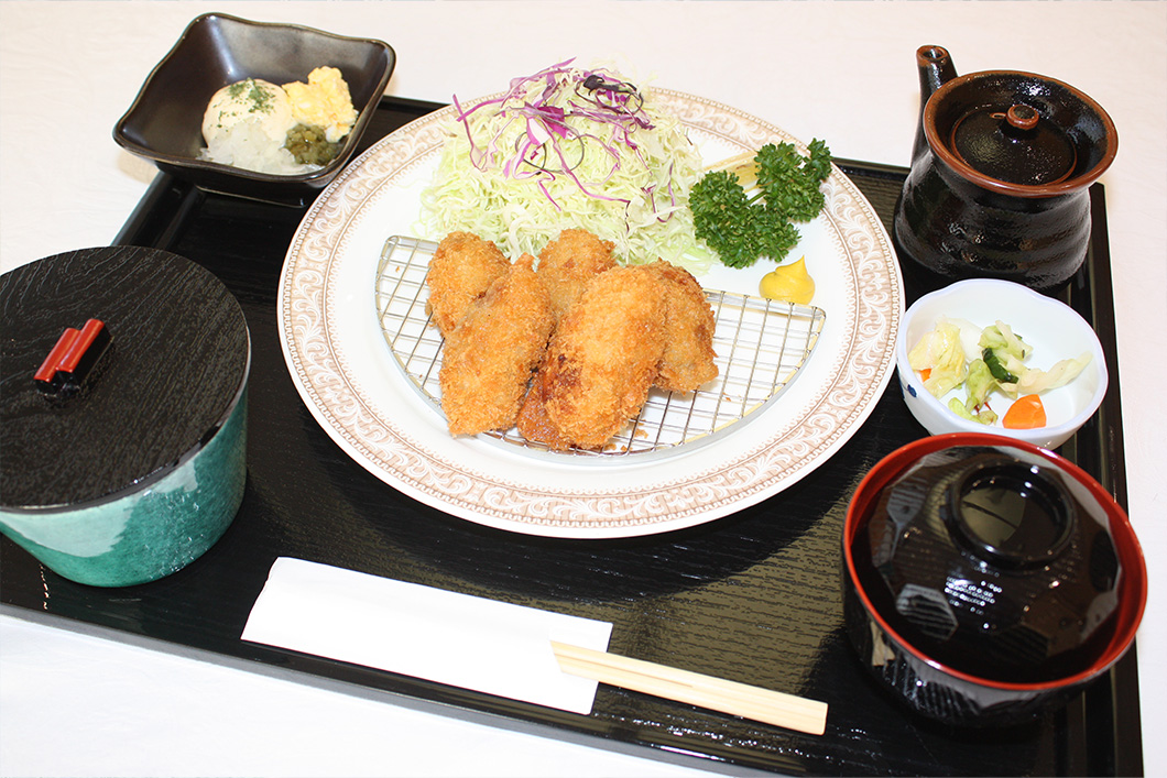 牡蠣フライ定食