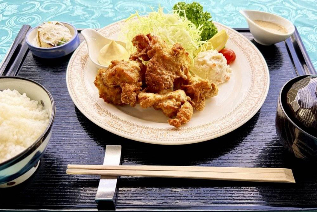 千葉県産錦爽どり使用　鶏の唐揚げ定食