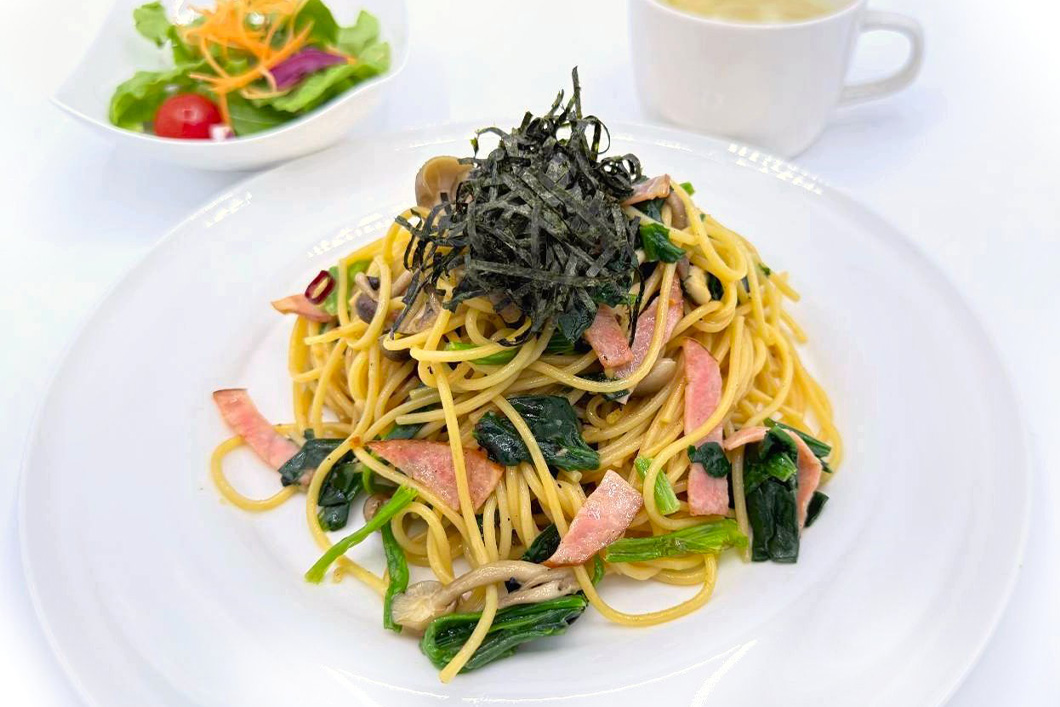 しめじとほうれん草の和風パスタ