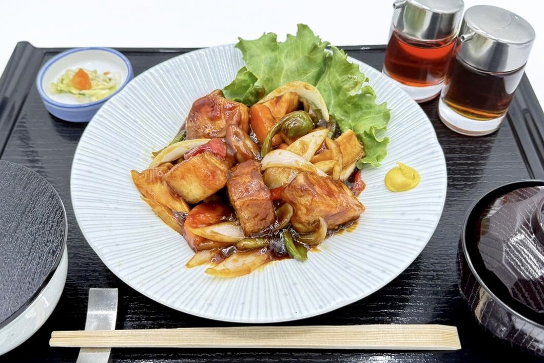 黒酢仕立てのコク旨酢豚定食