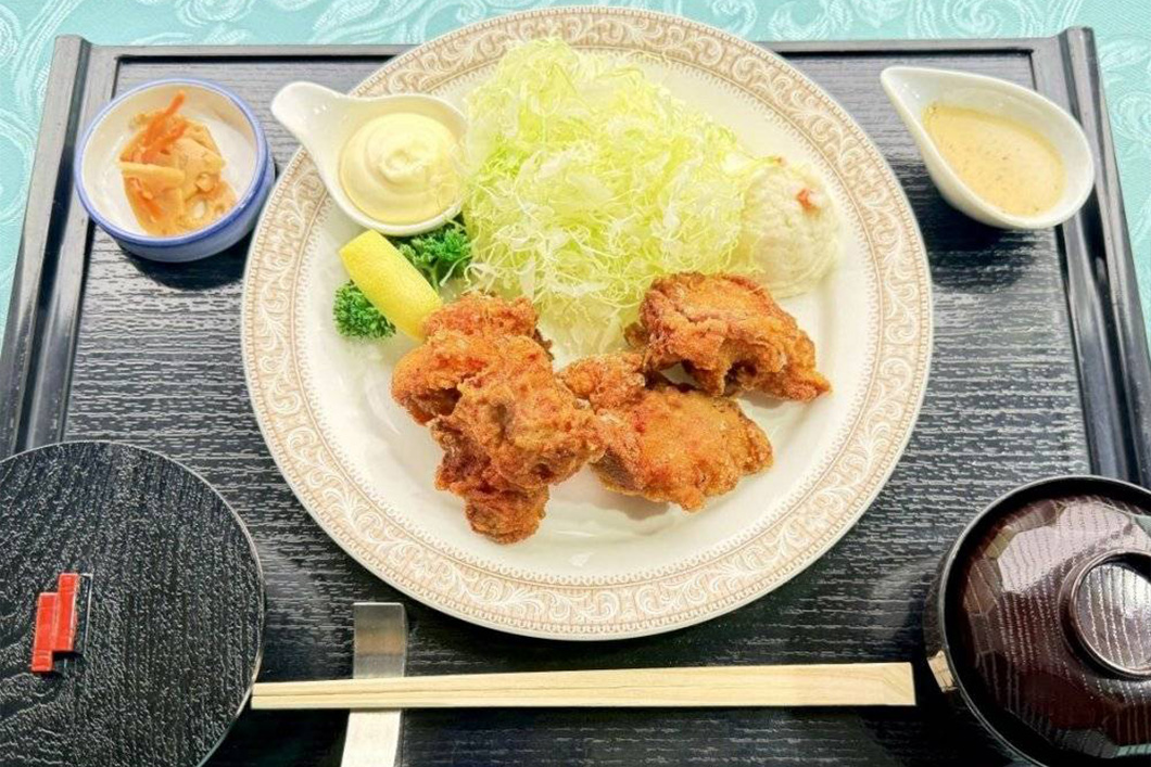 ふやせる鶏の唐揚げ定食